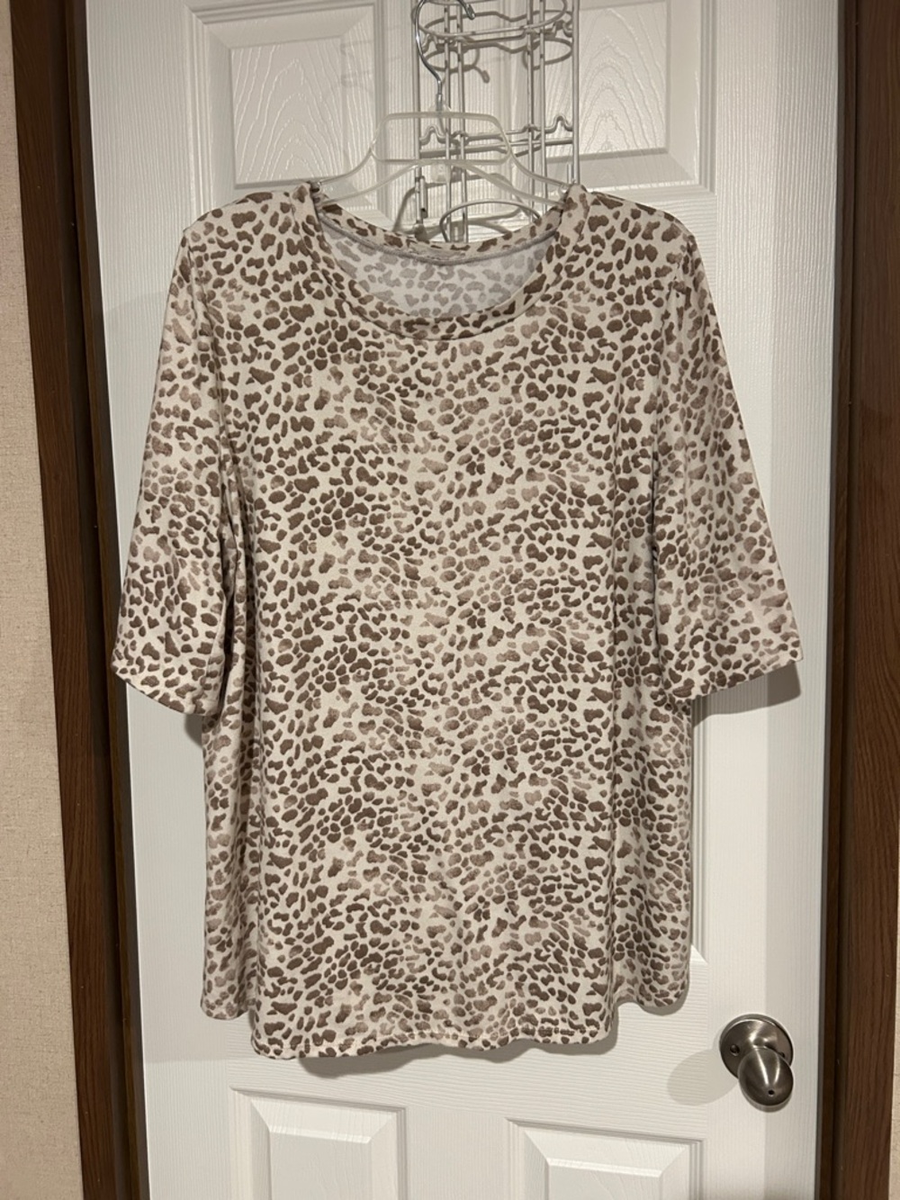 Women's Beige Leopard Print Short Sleeve Top xl